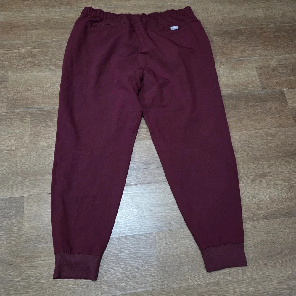 FIGS Tansen Jogger Scrub Pants Mens XL Short Burgundy Maroon 1000203
